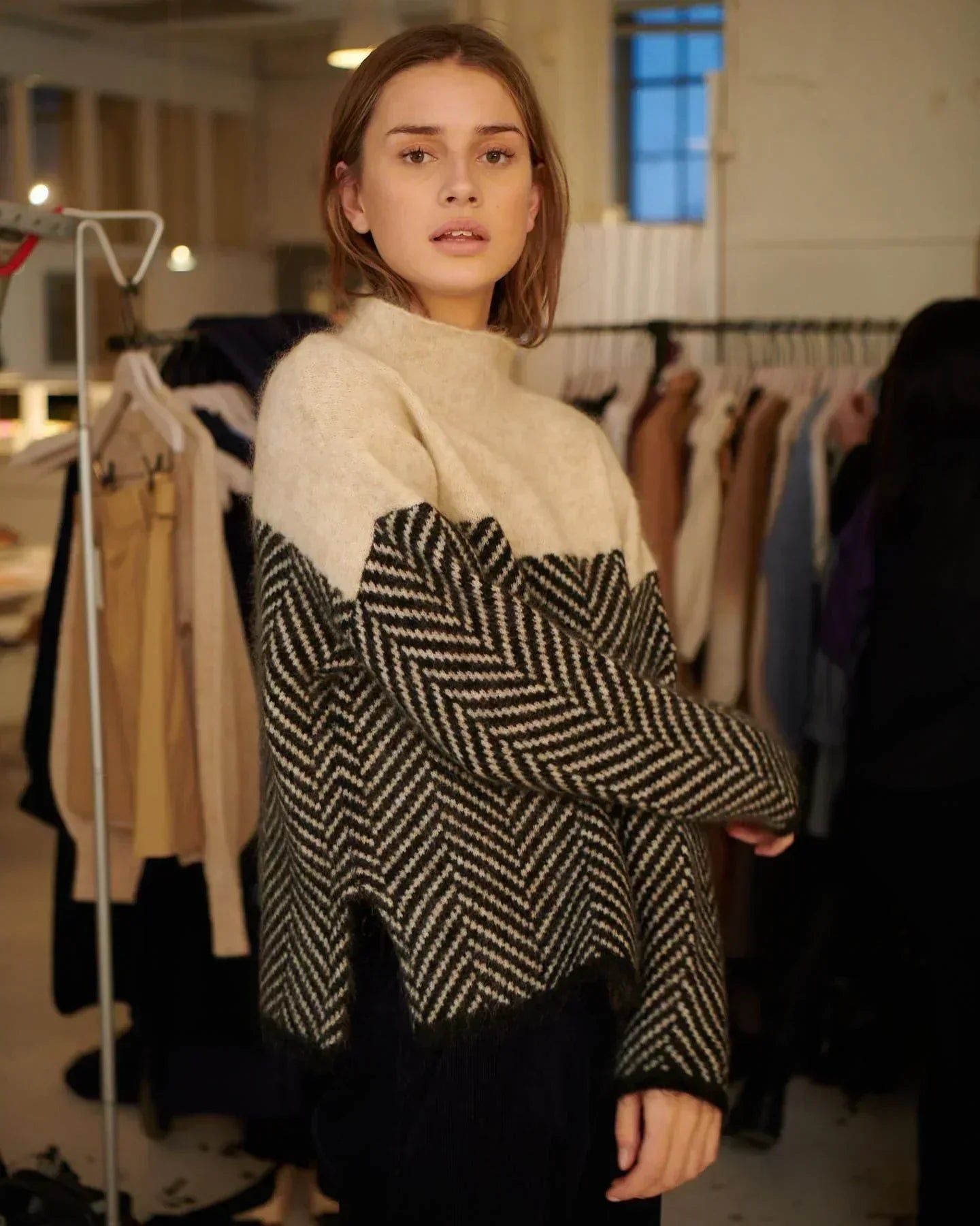 Gia - Elegant Pullover
