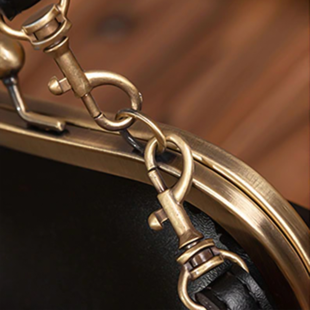 Vintage Kiss-Lock Bag - Clara's Retro Chic Essential