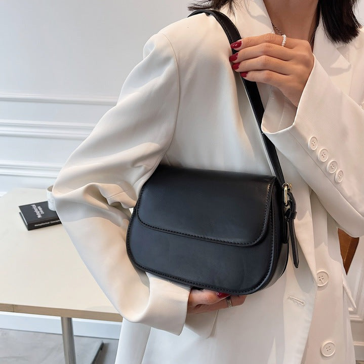 Avery - Classic Leather Messenger Bag