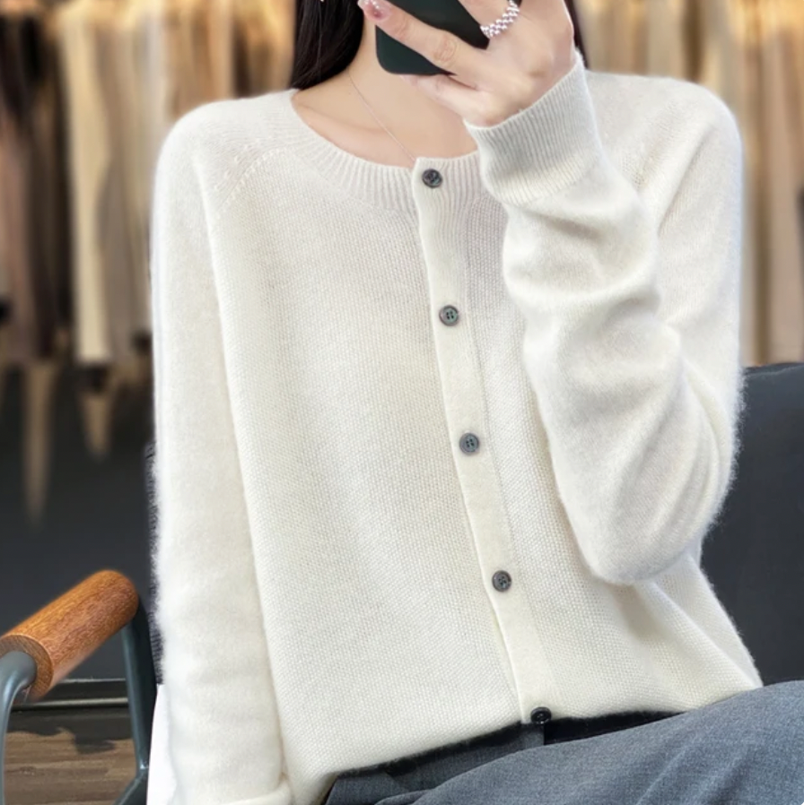 Anna - Elegant Wool Cardigan