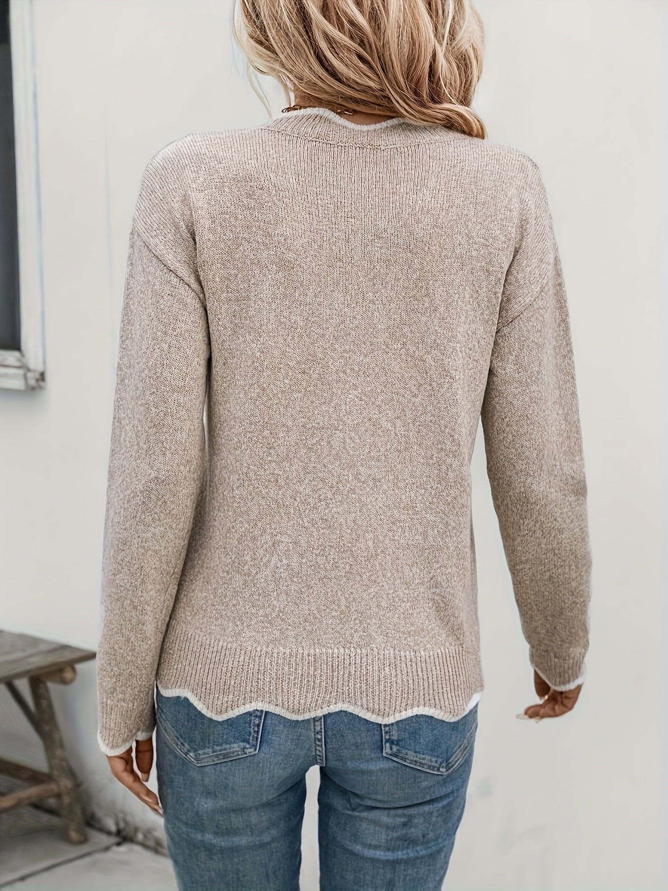 Éléonore™ | Scalloped V-Neck Pullover