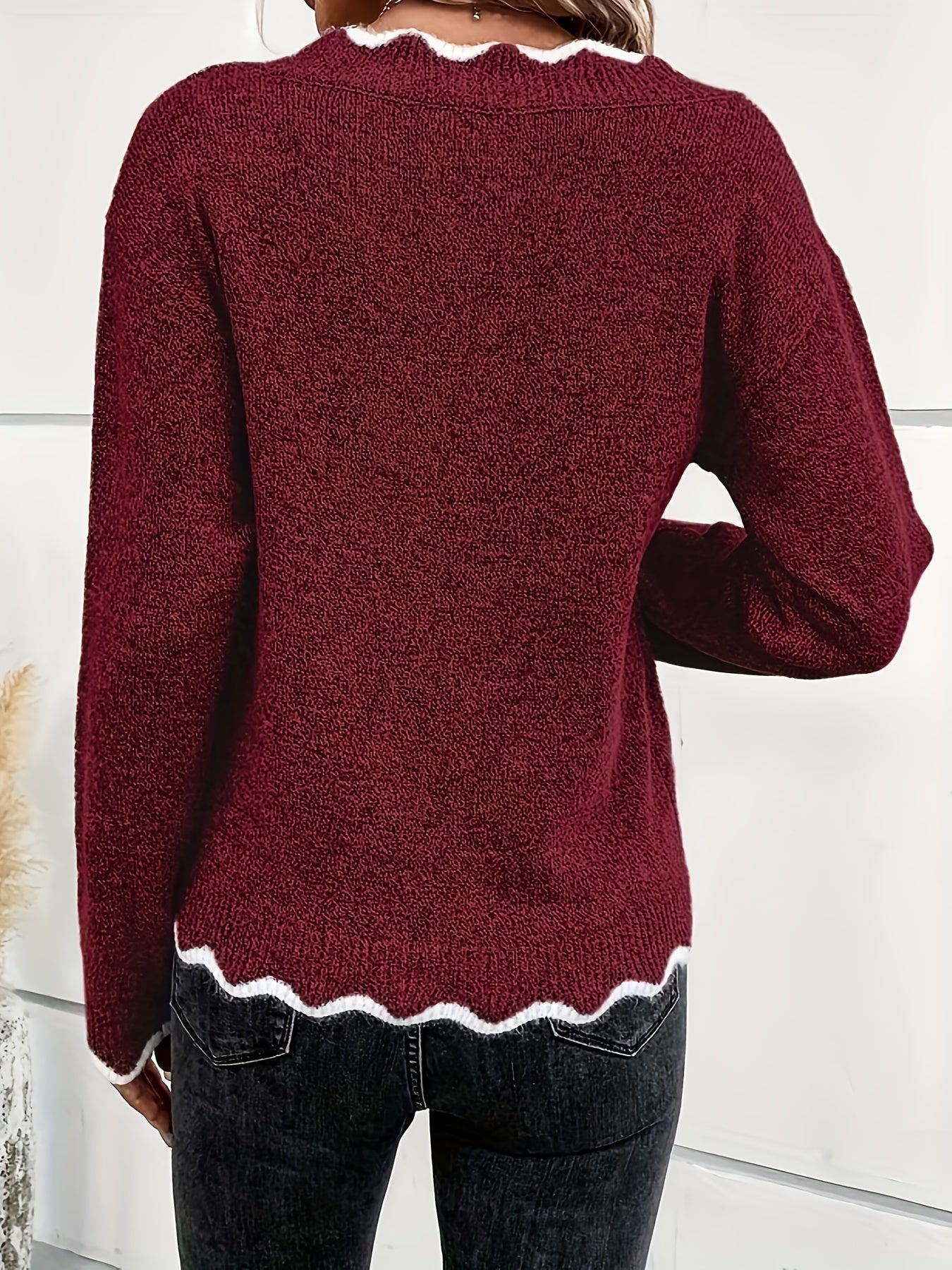 Éléonore™ | Scalloped V-Neck Pullover