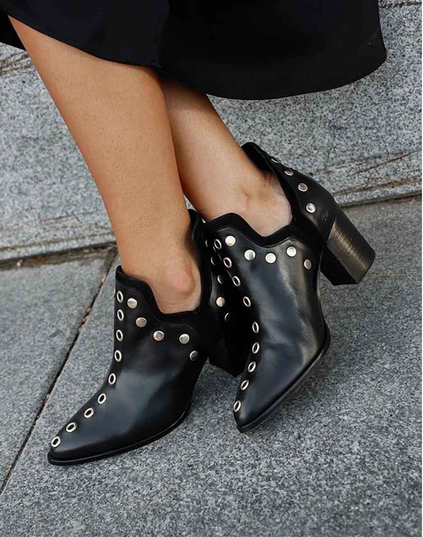 Saylor™ | Studded Wide-Heel Boots