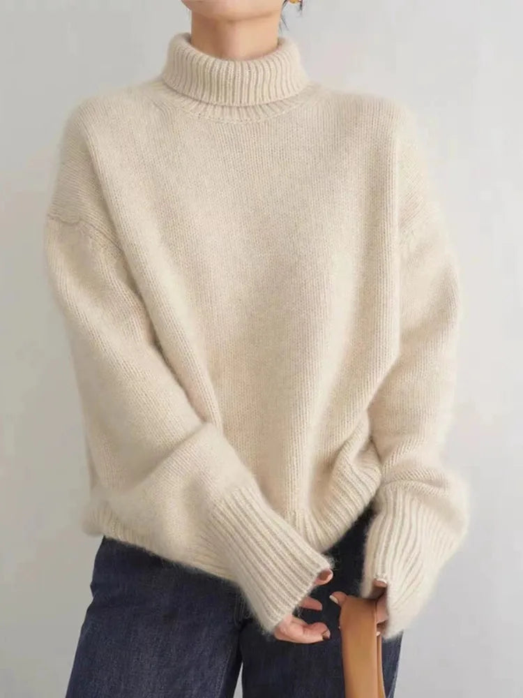 Isabella - Elegant Turtleneck