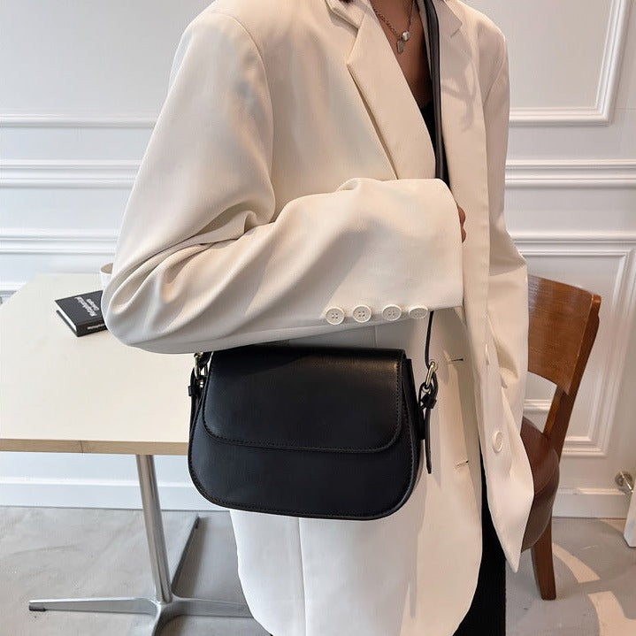 Avery -  Classic Leather Messenger Bag