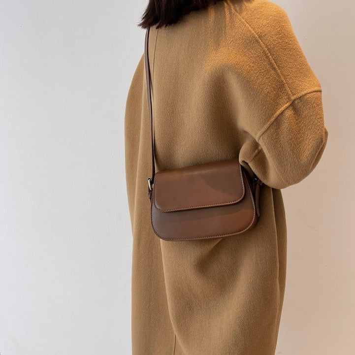 Avery -  Classic Leather Messenger Bag