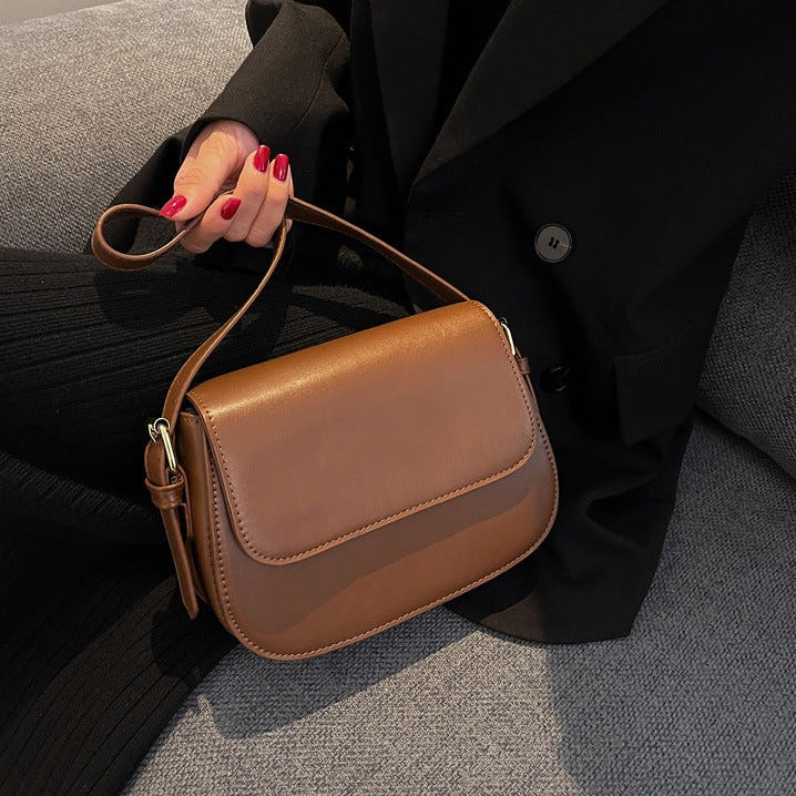 Avery -  Classic Leather Messenger Bag