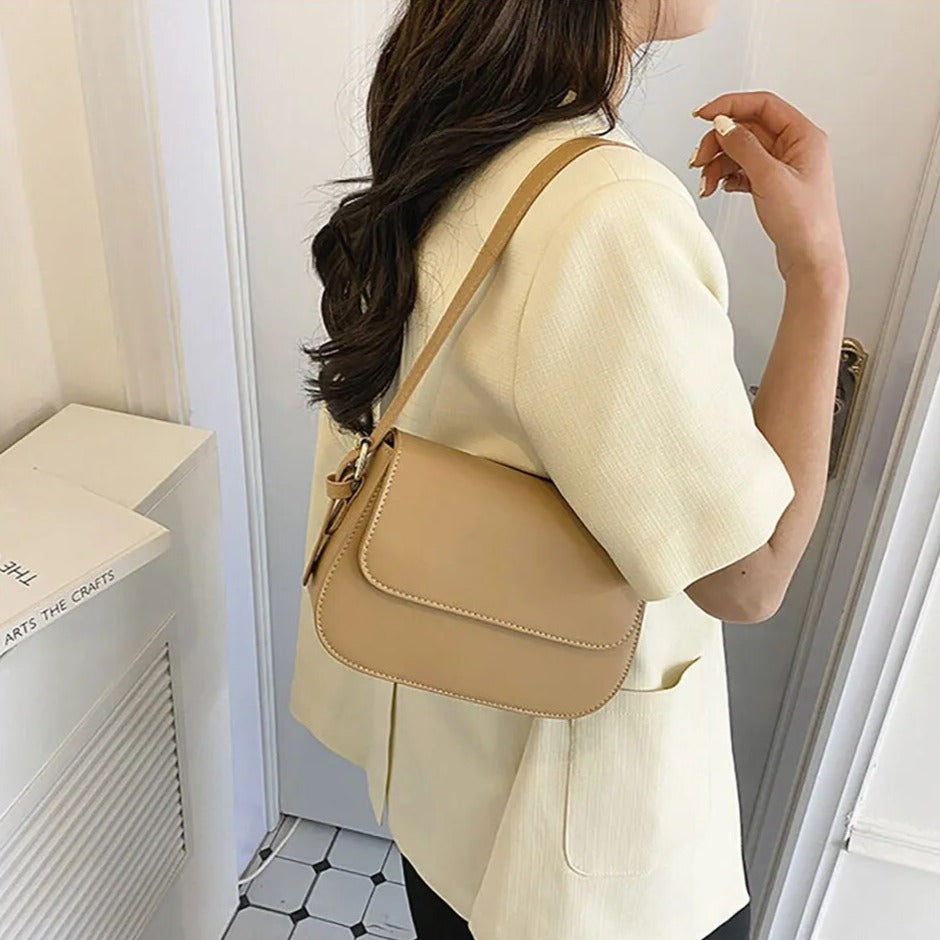 Avery -  Classic Leather Messenger Bag
