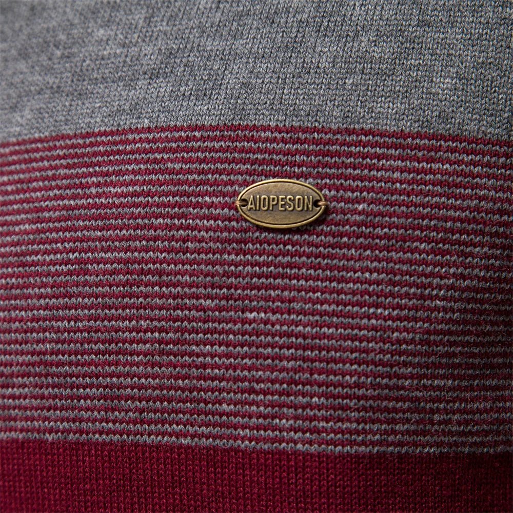 David | Stylish sweater with stand-up collar